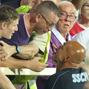 Spalletti litiga con un tifoso dopo Fiorentina-Napoli